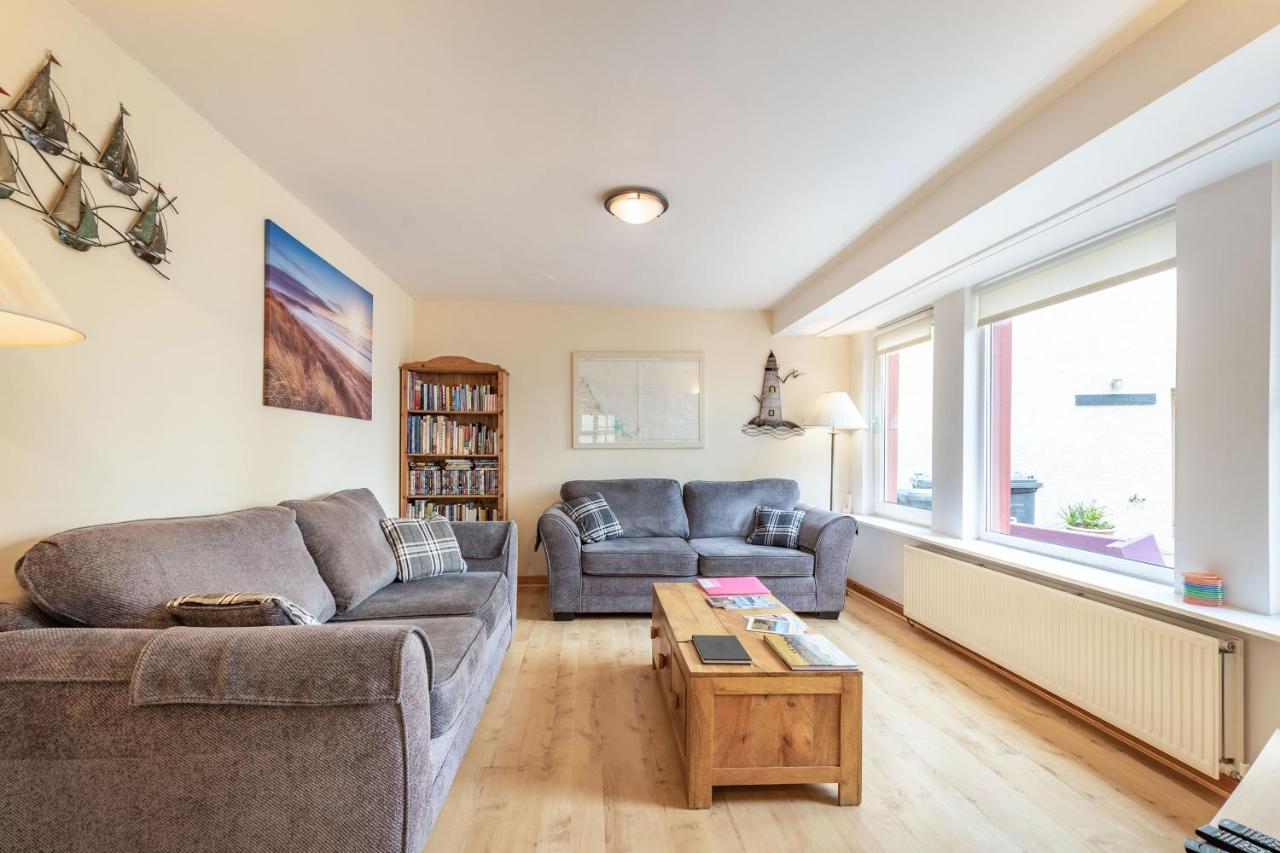 Creel Cottage Аймът Екстериор снимка