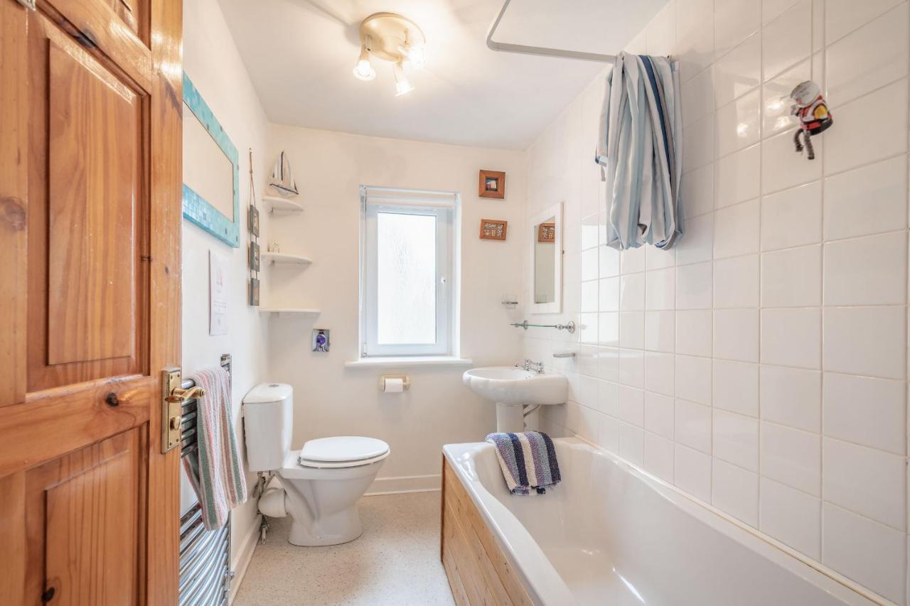 Creel Cottage Аймът Екстериор снимка
